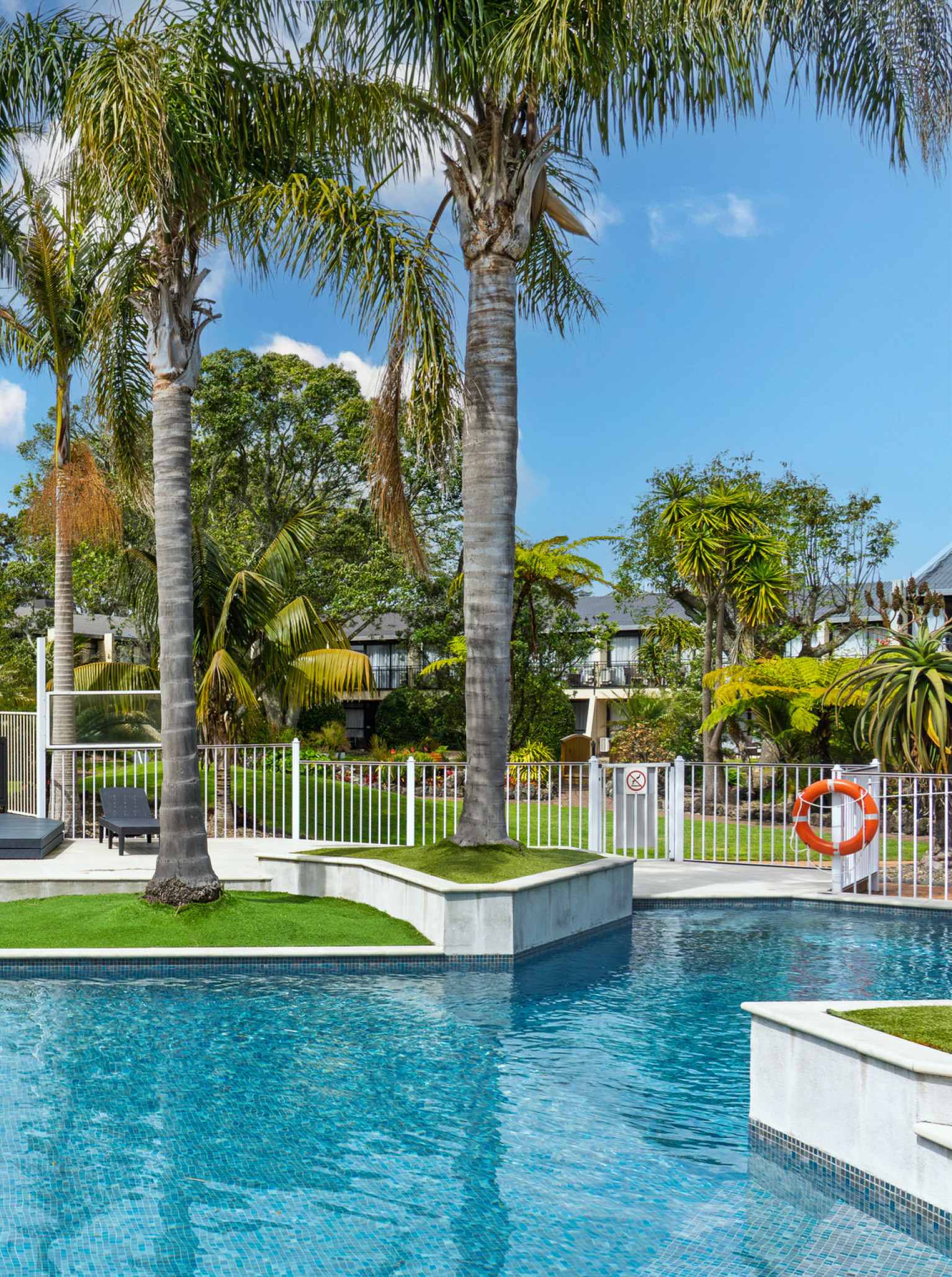 The Holiday Inn Auckland Airport features a contemporary, Pacific-inspired outdoor pool area amidst lush sub-tropical gardens.