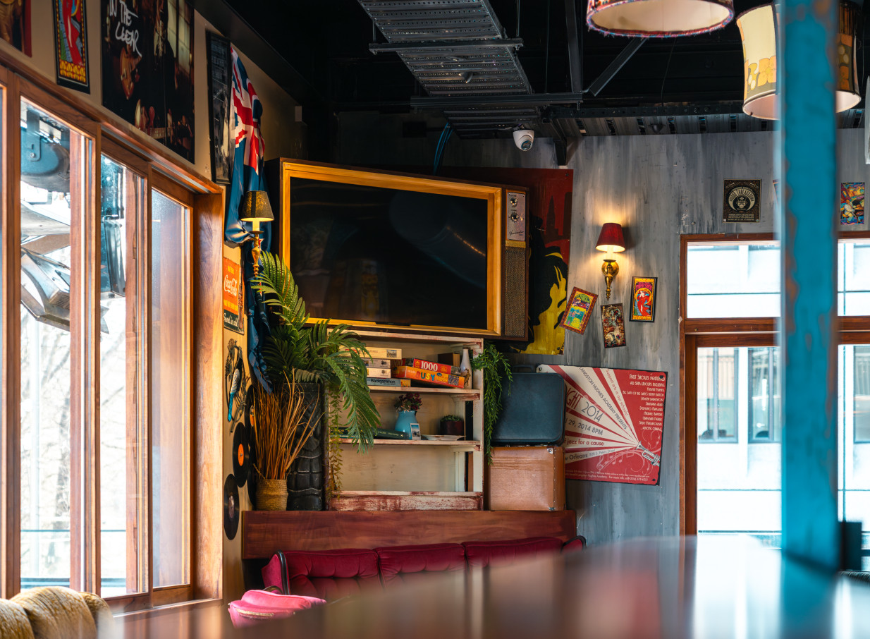 Fat Eddie's in Christchurch offers an eclectic, old-school lounge space with retro decor and plush velvet seating.