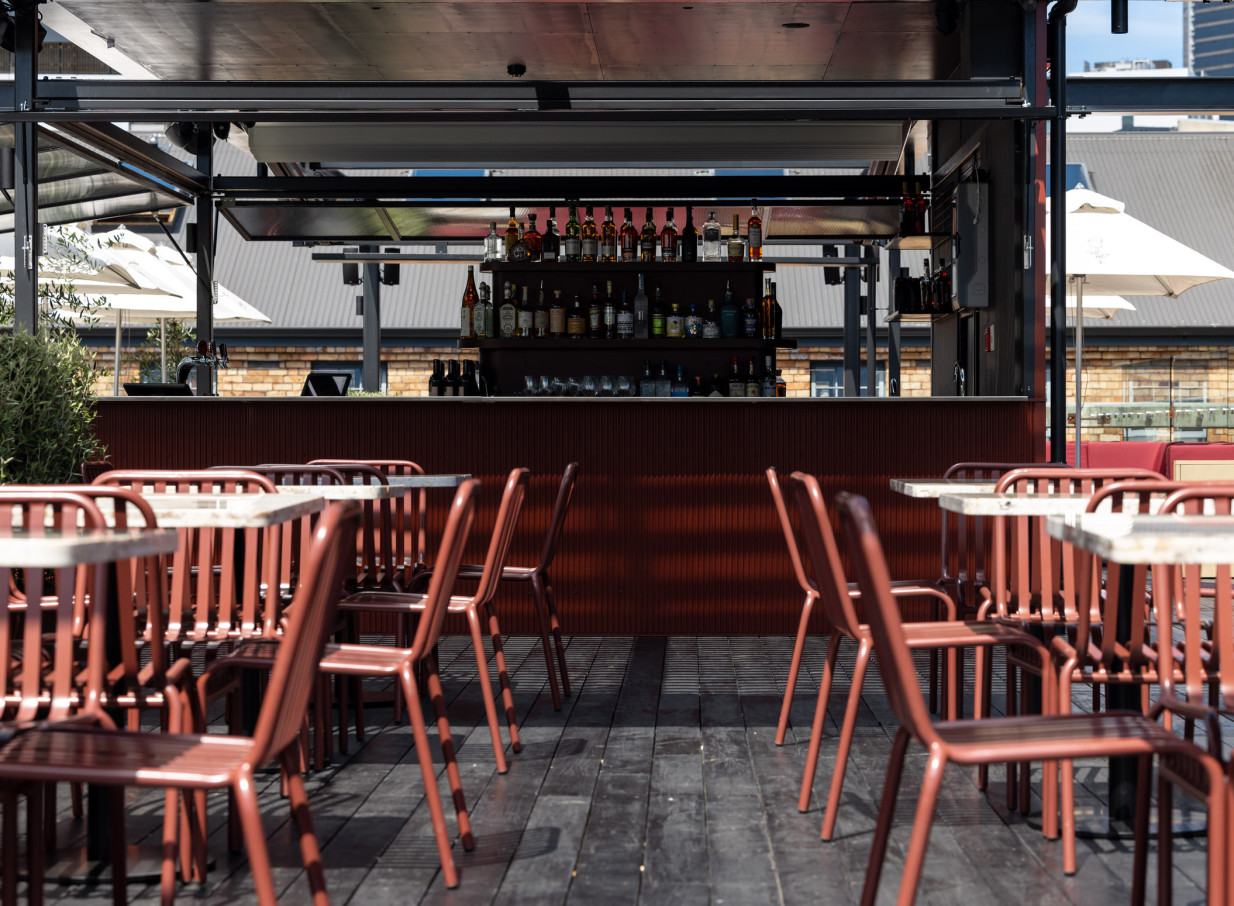 Outdoor bar at Darling on Drake