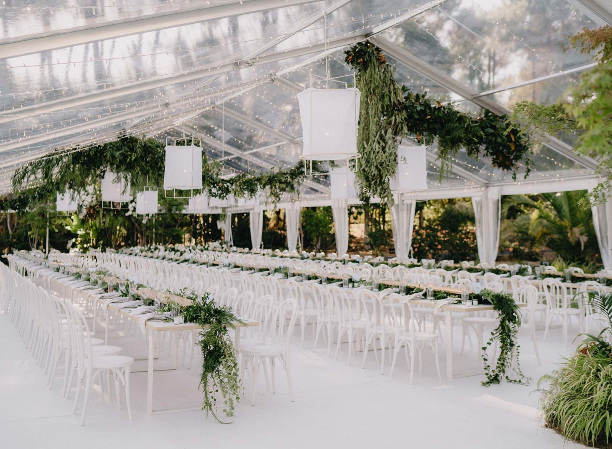 An elegant marquee reception at Tipapa Estate, Canterbury, a historic venue with a refined, Hamptons-inspired design.