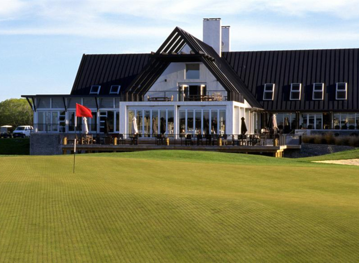 Outdoor dining terraces at Peppers Clearwater Resort in Christchurch showcase its elegant contemporary design overlooking the golf course.