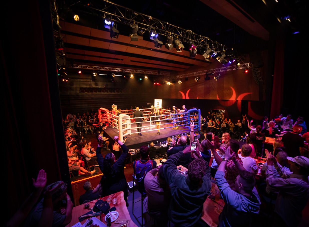 The Haere-Roa, a modern event centre in Christchurch, configured its flexible theatre for an energetic boxing match.